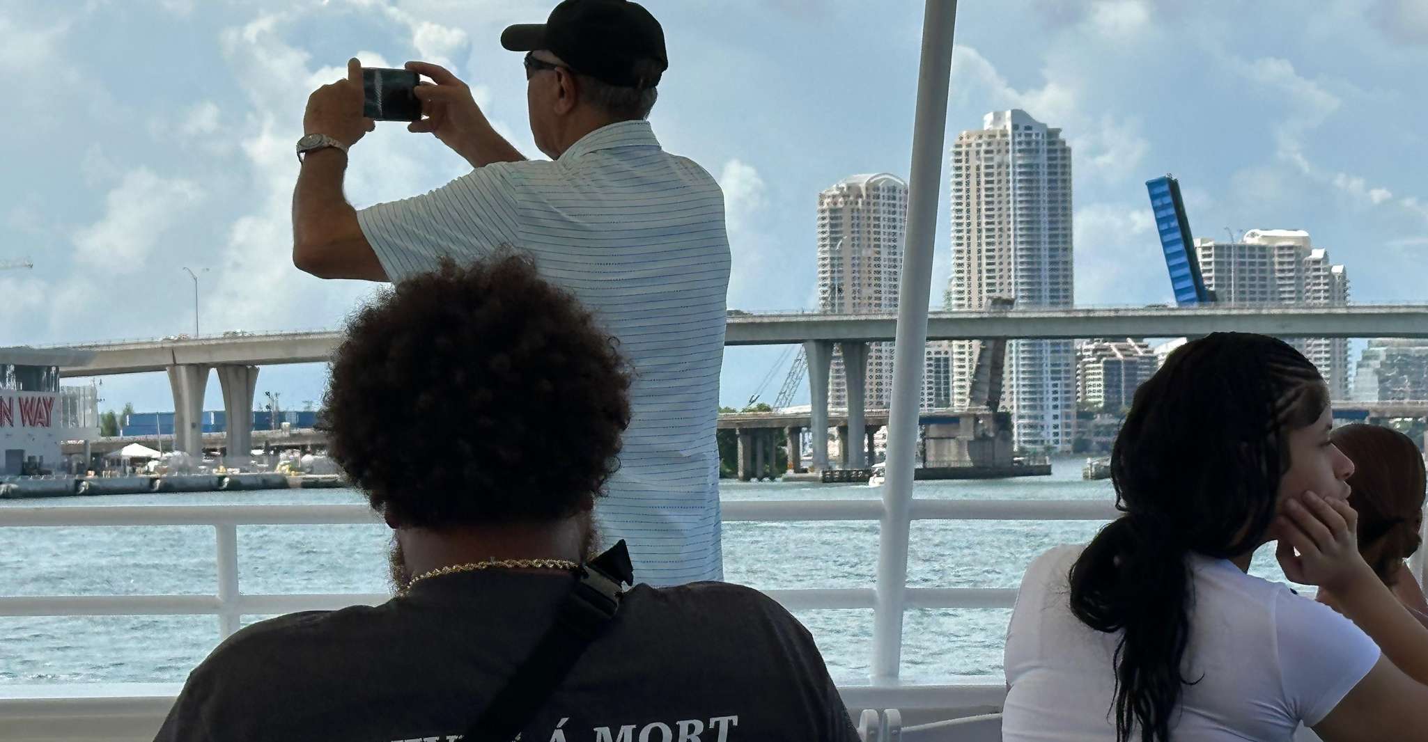 Miami: Skyline Sightseeing Cruise Millionaire Homes & River photo 11