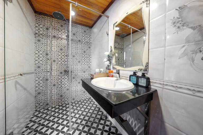 Ninh Binh: Lan Ha, klasyczne rejsy po zatoce Halong, mała grupa