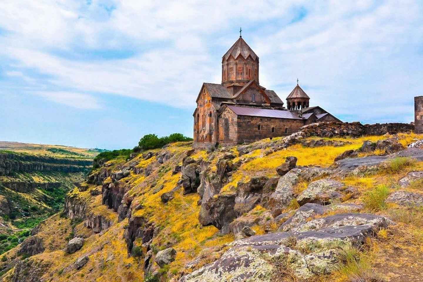From Yerevan: Saghmosavank, Wine yard, Echmiadzin, Zvartnots