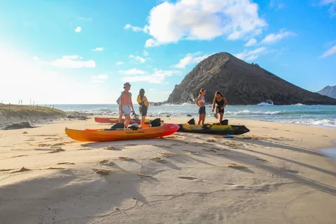 Kailua: Mokulua Islands Kayak Tour with Lunch