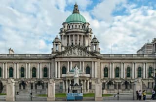Belfast: Rundgang vom Rathaus zum Queen's Quarter