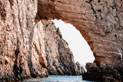 Prywatna łódź na Zakintos: jaskinie Keri, Mizithres, Agalas (maks. 5 osób)