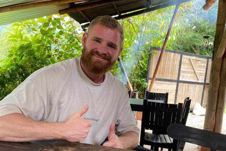 Medellín: Chocolate Farm Tour with Cocoa Exfoliation