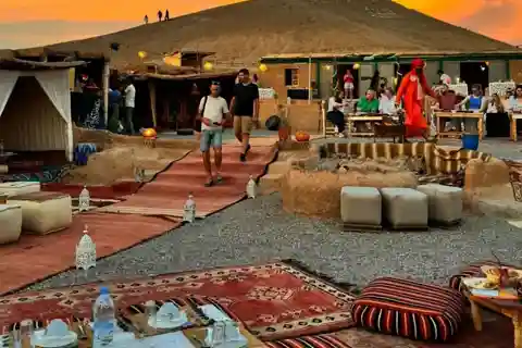 Marrakesch: Wüstentour bei Sonnenuntergang, Kamelritt und Dinner-Show