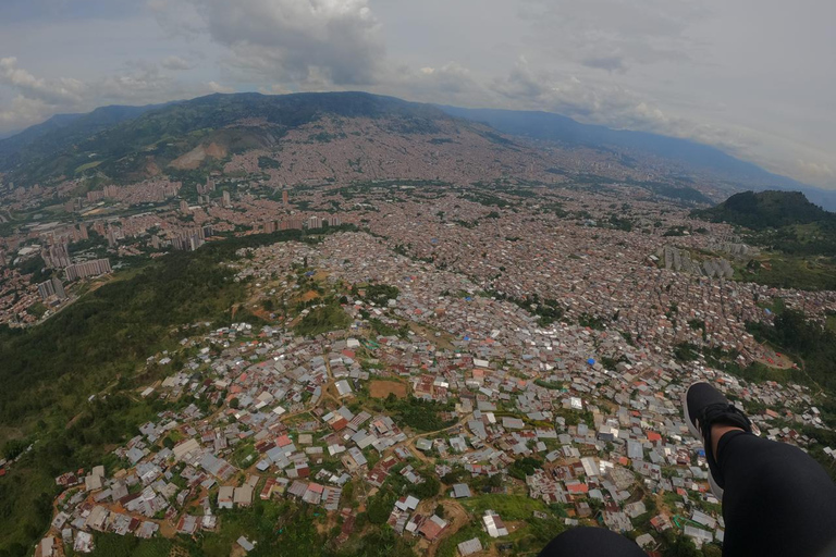 Gleitschirmfliegen bei Medellin San Felix: Fliegen mit GoPro Fotos und Videos