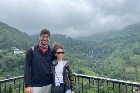 Kandy: Private Tuk-Tuk Transfer to NuwaraEliya with Tea Tour