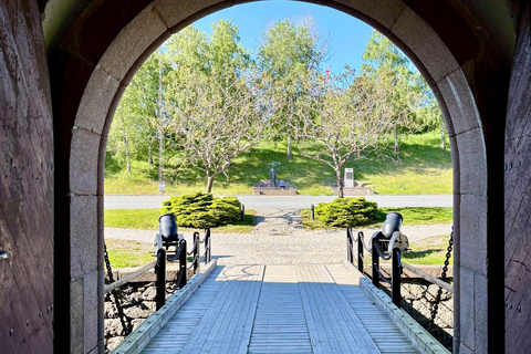 From Oslo: Drøbak and Oscarsborg Fortress Day Trip