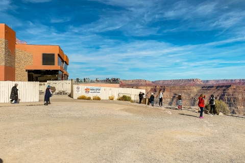 Las Vegas: Wielki Kanion autobusem i bilet na SkywalkGrand Canyon West Tour z Hoover Dam