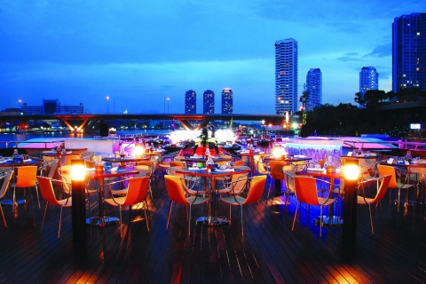 Prachtige parelcruise in Bangkok bij River City PierToegangsticket voor de dinercruise