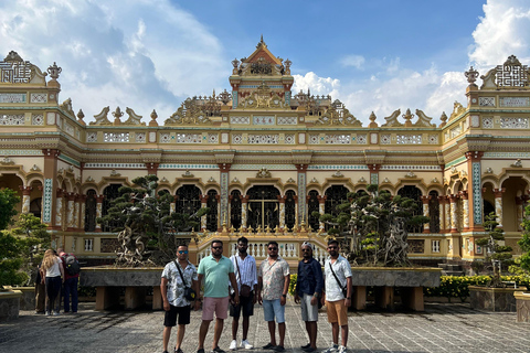 Excursão particular de um dia aos túneis de Cu Chi e ao Delta do MekongPasseio de carro