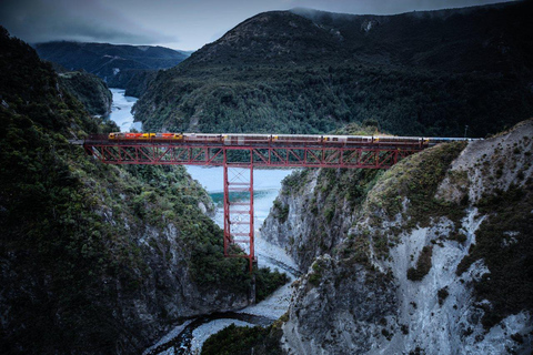 De Franz Josef : TranzAlpine et visite en bus à Christchurch