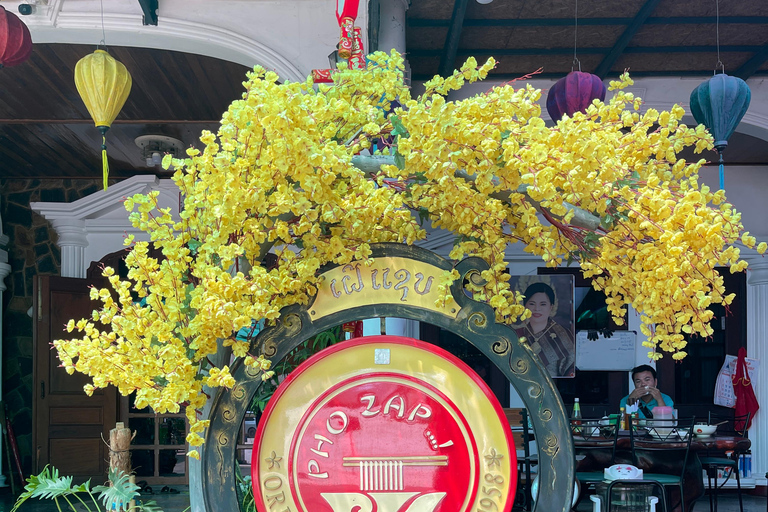 Iconic Vientiane tour &amp; Laos culture, Buddha Park, PatuxayPrivate 1-3 pax