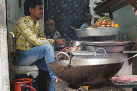 Delhi : Traditional Food tour with Guide and Transportation