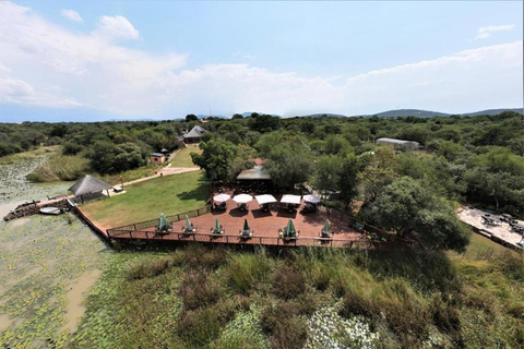 Gaborone: Stadtführung, Pirschfahrt und Bootstour