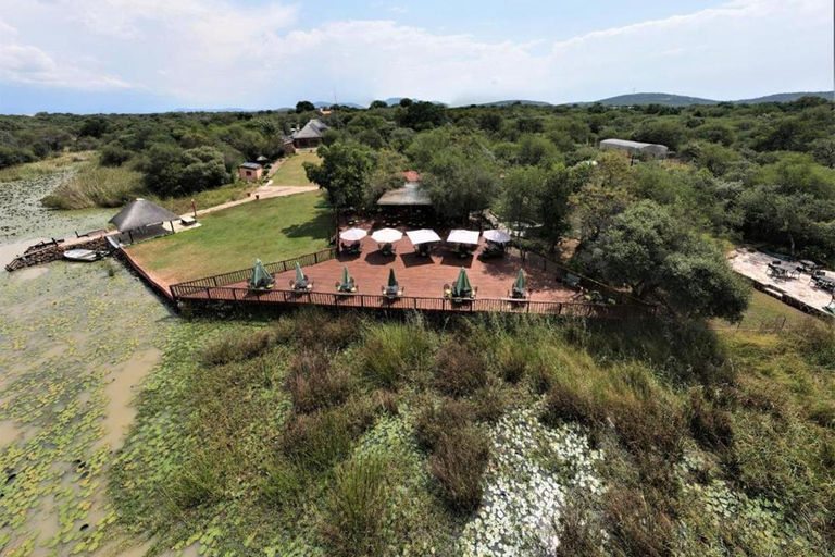 Gaborone: Stadtführung, Pirschfahrt und Bootstour