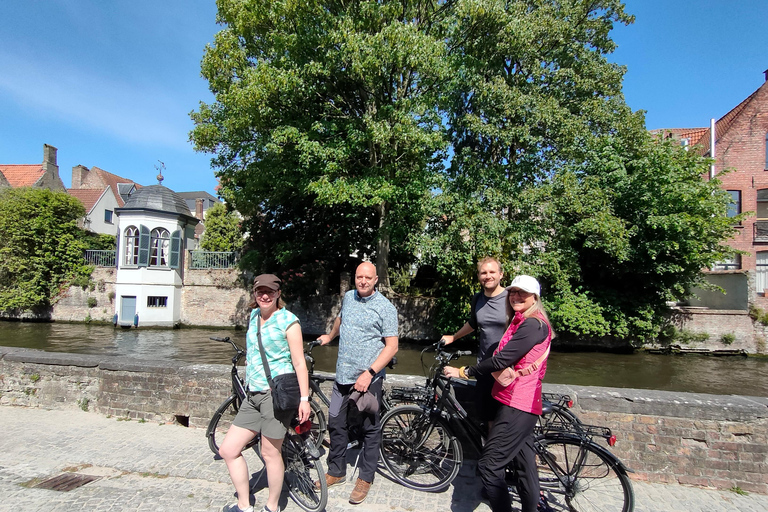 Bruges by bike with family and friends!