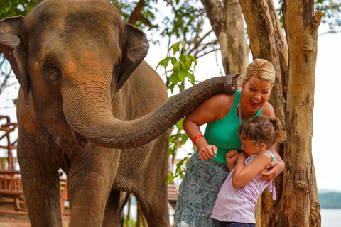 Phuket: Foder och lek med havsutsikt från klipptopp