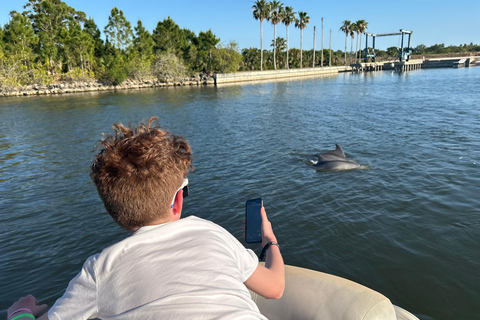 Cocoa Beach: Dolphin & Manatee Small Group Eco Boat Tour