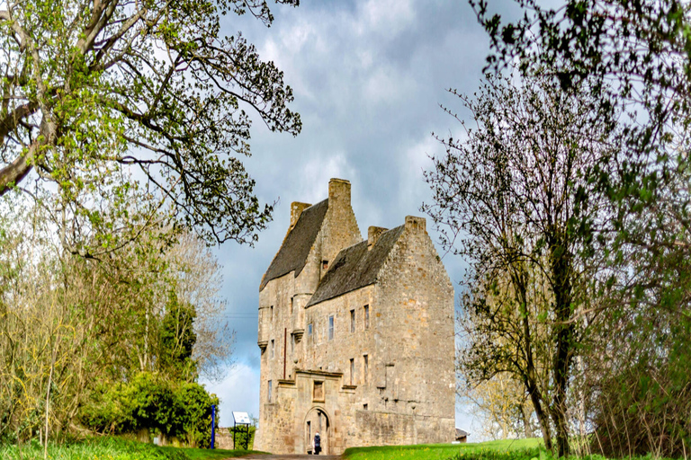 From Edinburgh: Outlander Castles and Highlands Day Tour