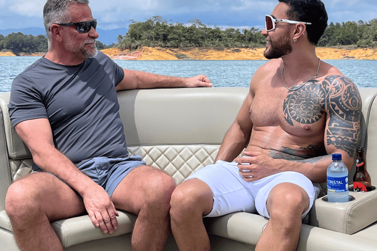 جولة بالقارب في غواتابي للمثليين