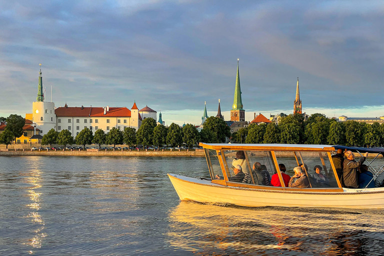 Riga: Båtkryssning i solnedgången på Rigakanalen och Daugavafloden