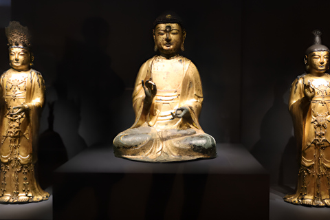 Seoul: National Museum & War Memorial Korea Small Group Tour English Guide