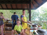 Koh Lanta, cours de déjeuner à l'école de cuisine thaïlandaise de Lanta - Hizvo