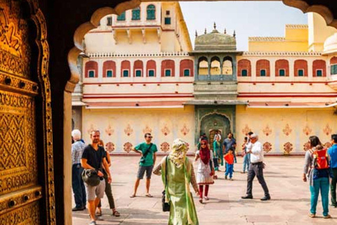 From Delhi: 4-Day Private Luxury Golden Triangle Tour Tour with 5-Star Hotel Accommodation, Guide & Private Driver