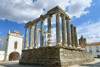 Lisbon: ⇄ Algarve, (Both Directions) with Évora, Stopover