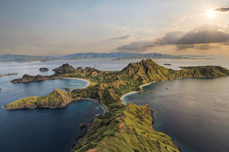 Komodo in a Day — A Luxury Sailing Experience