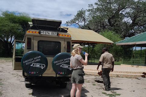 Nairobi: 2-Day Fly-In Safari to Arusha & Ngorongoro Crater