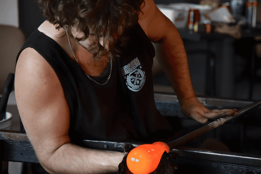 Tacoma, WA: Glasbläserkurs zur Herstellung von Float-Glas mit Kursleiter. Foto: GetYourGuide Tacoma, WA: Glasbläserkurs zur Herstellung von Float-Glas mit Kursleiter. Foto: GetYourGuide