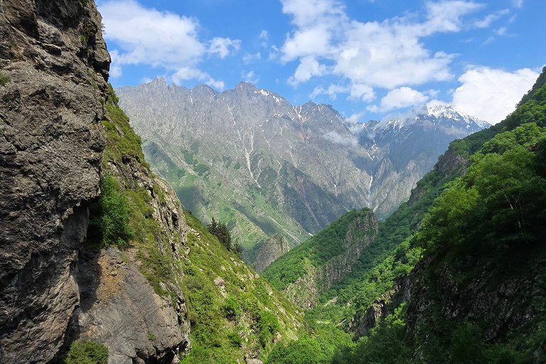 From Tbilisi: Kazbegi & Dariali Gorge Private 4x4 Day Trip