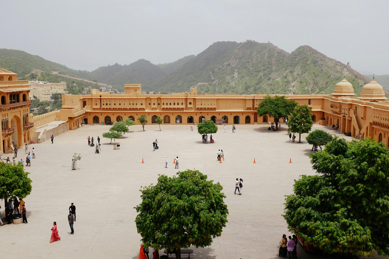 Jaipur: Amber Fort Guided Walking Tour Walking Tour with Guide & Entrance Ticket