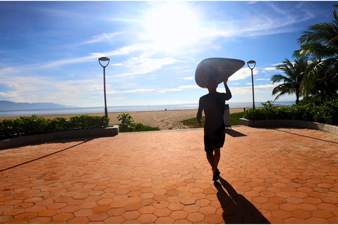 Lezione di surf a Danang con Shaka VNLezione di surf a Da Nang con Shaka VN