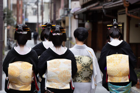 Kanazawa: Private night Tour with Geisha Districts