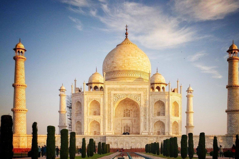 Mohabbat-E-Taj, Agra Tour with Govt. Approved Guide