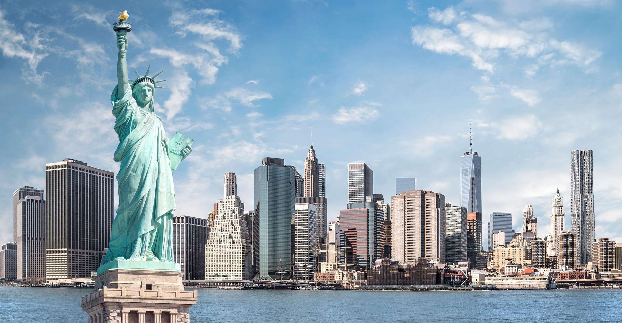 NYC, Ellis Island Private Tour con Liberty Island Access - Housity