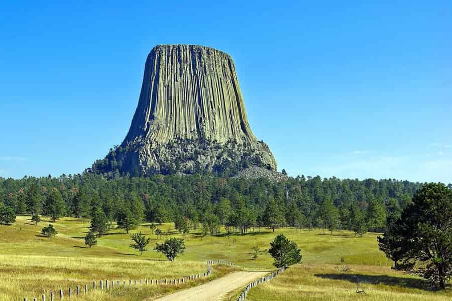 Von Rapid City aus: Devils Tower National Monument Tagestour. Foto: GetYourGuide
