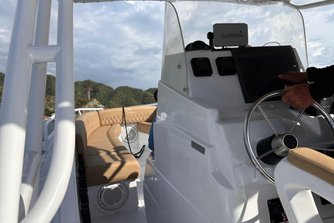 Santa Marta: Private Boat Tour to Bahía Concha & Taganga