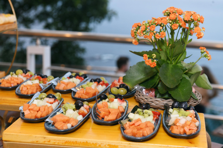 Rio: Sugarloaf Mountain Sunrise with Breakfast & Transfer