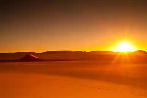 Von Doha aus: Sonnenaufgangs- oder Sonnenuntergangssafari mit Sandboarding