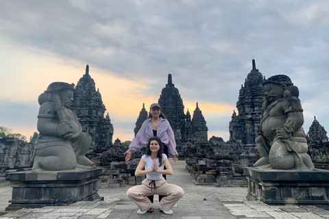 Tour di un giorno della scalata di Borobudur e di Prambanan