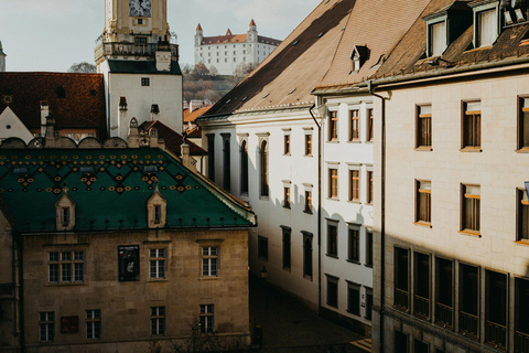 De Viena: Viagem de 1 dia a Bratislava com almoço tradicionalDe Viena: Viagem de 1 dia a Bratislava com almoço e bebida