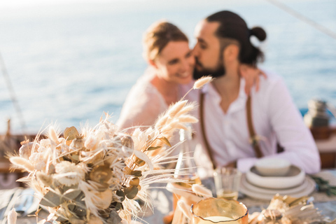 Marseille: Romantic brunch on a sailboat & Calanques, Valentine's Day special