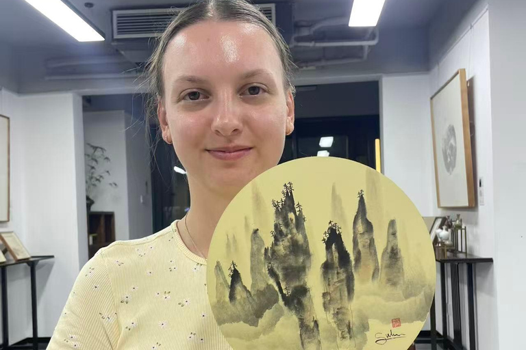 Zhangjiajie through the Brush: An Ink Painting Journey