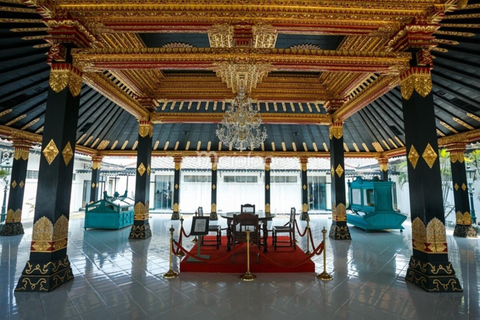Yogyakarta City Tour; Kraton, Water Castle, Prambanan Sunset