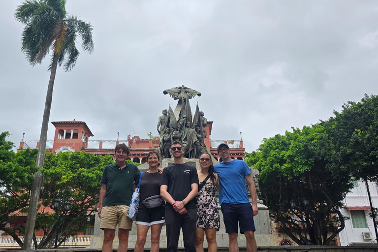 Casco Viejo Walking Tour: History, Culture & Local Tasting