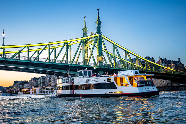 Budapest: cruceros en barco Prosecco premium y opción de música en vivoCrucero City Lights con Prosecco Premium