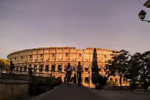 Roma: tour guidato in bicicletta dei punti salienti della città al tramonto